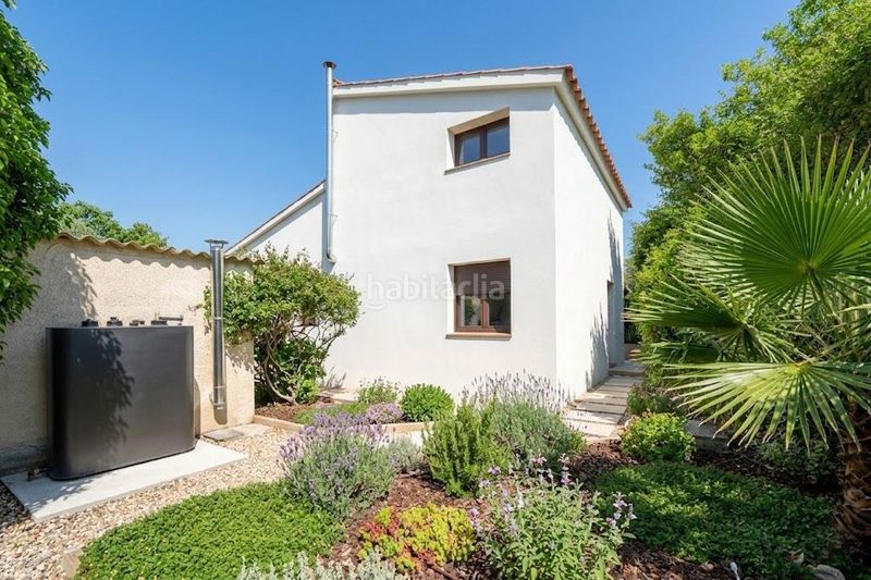 Foto 11345415-d472-49f5-a25b-8ac2f110eb36. Xalet amb aparcament a Llagostera