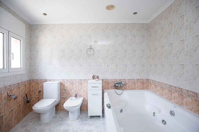 Foto f4dca8ea-6921-47f3-9d34-97d58a5b6bea. Casa con parcheggio in Celrà