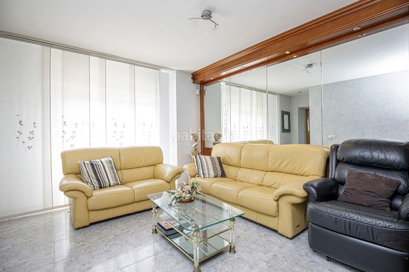 Foto f68f349f-b56a-4c9b-8346-c89c076577d6. Casa con parcheggio in Celrà