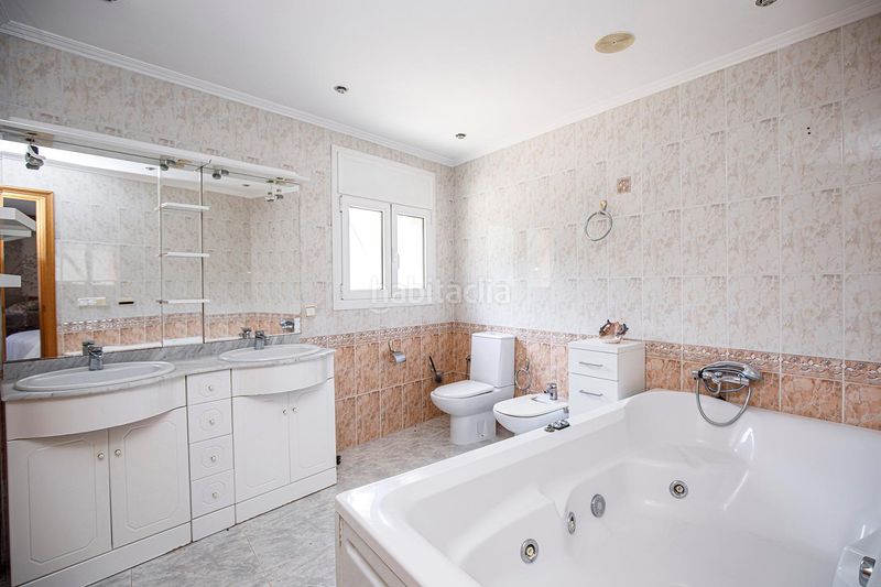 Foto fce08d13-7698-4976-ad2c-3a7995b704c8. Casa con parcheggio in Celrà