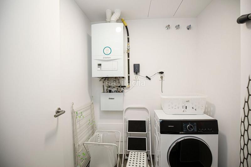 Foto 84196574-b13b-4c6d-bbb9-ccd46b0b5a2a. Lloguer pis amb calefacció piscina a Eixample Sud-Migdia Girona