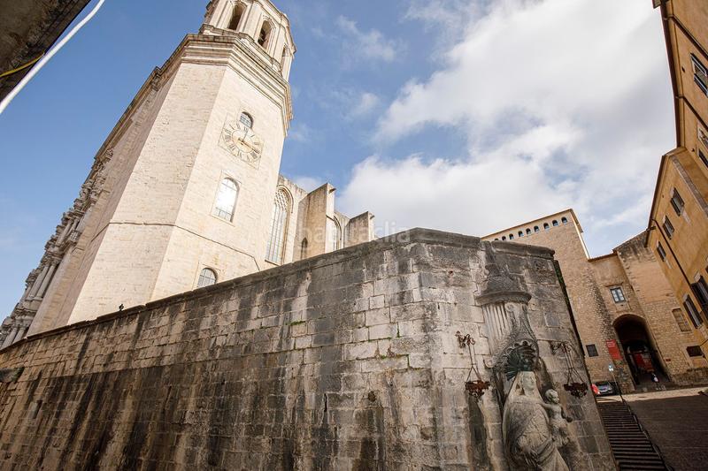 Foto 86ea5154-7713-4310-bb8a-606cbcfdf1ce. Rent flat with heating in Centre-Barri Vell Girona