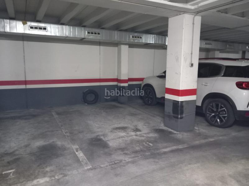Foto a5a67d9a-4433-4cc6-b2f1-0e60a03594c3. Parking coche pàrquing a garatge comunitari en Gràcia Sabadell