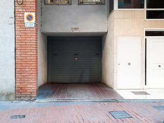 Aparcament cotxe  Carrer de bofarull. Garajes en venta en calle de bofarull