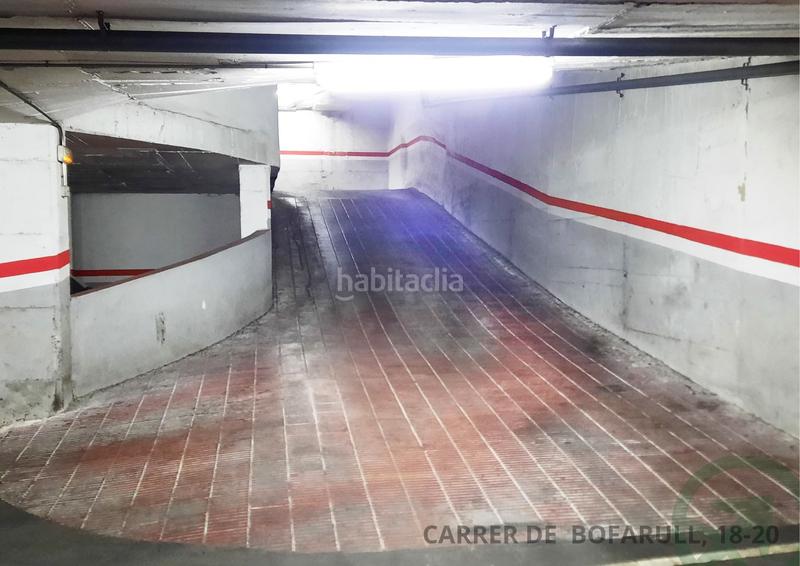 Foto c6d7ec71-1ba7-42ab-88f7-f8414d4b9e90. Aparcament cotxe a Navas Barcelona