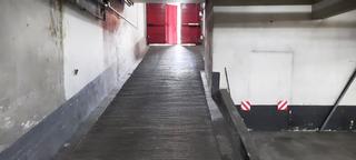 Car parking in Carrer del clot 206. Plaza grande de parking en calle clot 206-208, barrio el clot