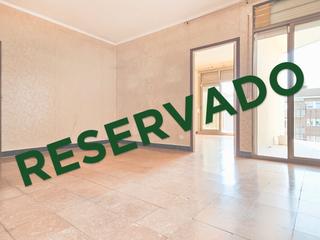 Etagenwohnung  Carrer d'olesa. Inmueble a la venta en carrer olesa, en el barrio de navas.
