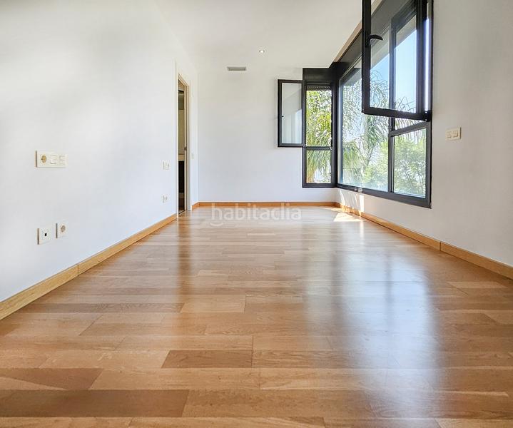 Foto cc039f42-f801-4777-a0b6-777c824632c2. Casa a schiera con riscaldamento parcheggio piscina in Mataró