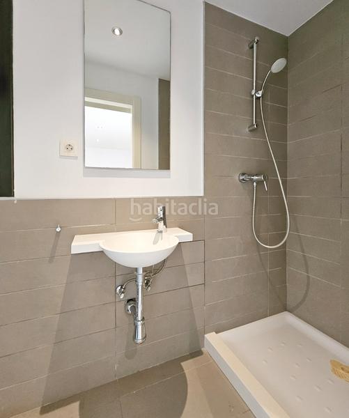 Foto ec6be30f-49c8-4fe5-9e13-776eaed14b66. Casa a schiera con riscaldamento parcheggio piscina in Mataró