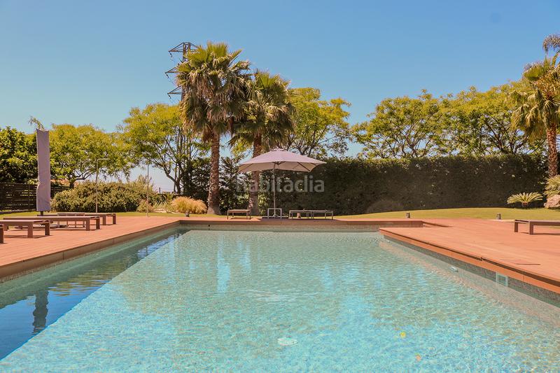 Foto ffc42053-41ca-43a1-b73e-a64d2f108648. Casa a schiera con riscaldamento parcheggio piscina in Mataró