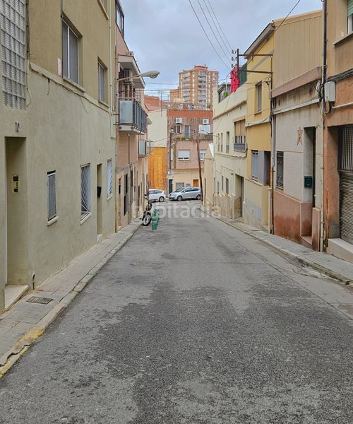 Foto b112f463-dd62-4ae5-91a1-1f79972661a0. Edifici a Sant Crist Badalona