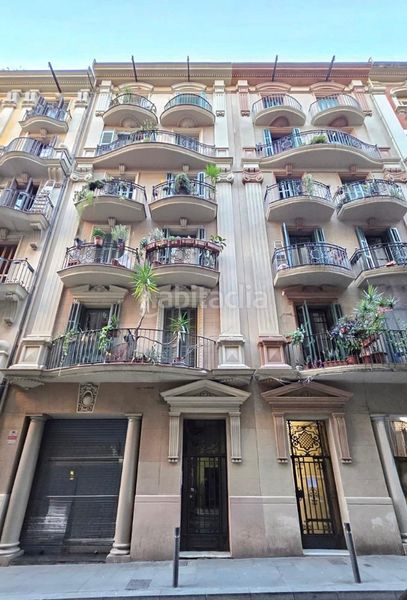 Foto a9b004e7-03ca-4995-97fa-017737a0ee36. Pis a Raval Barcelona