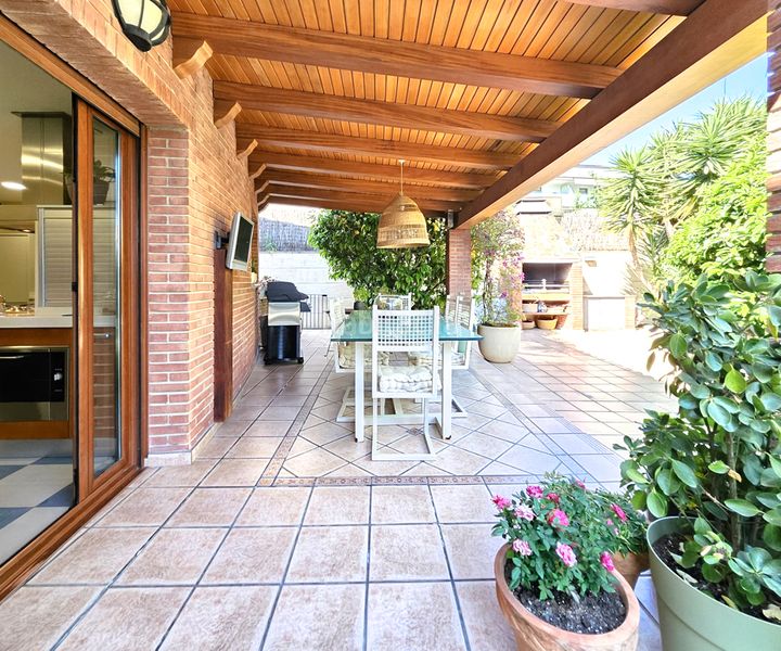 Foto 5c94873e-2db0-4b06-a631-e8e16e3762ab. Casa amb calefacció aparcament piscina a Tiana
