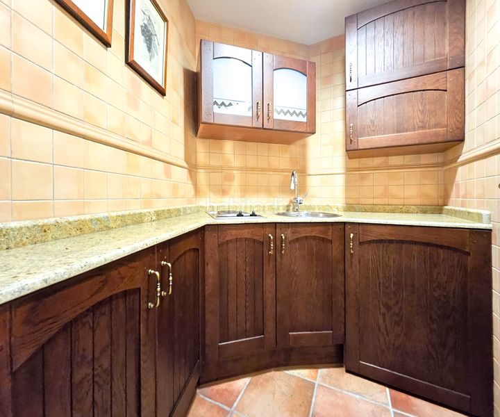 Foto d226acad-14bd-4237-b3e9-61e5285b6309. Casa amb calefacció aparcament piscina a Tiana