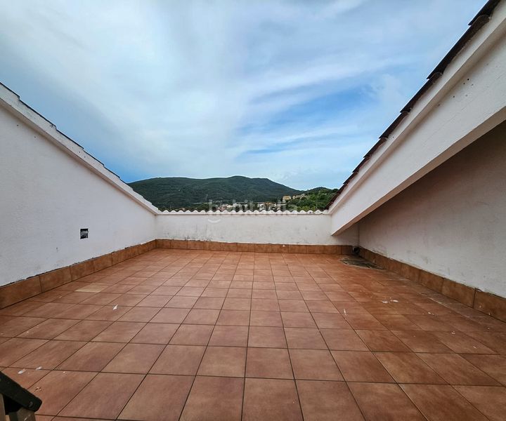 Foto 430a00ff-84df-46be-bd4e-37b17e6797a7. Casa adossada amb xemeneia calefacció aparcament a Súria