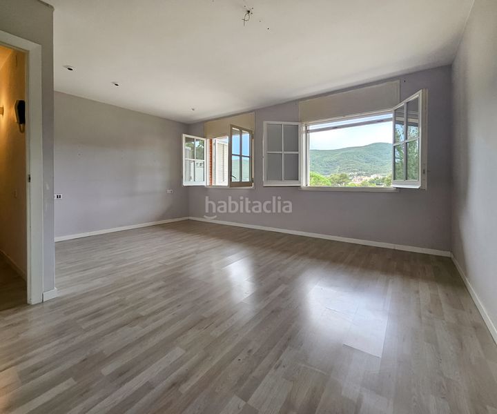 Foto f466a8b2-581f-4750-84c1-f8ef871cefcf. Casa adossada amb xemeneia calefacció aparcament a Súria