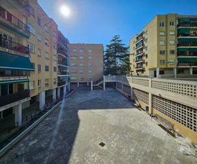 Flat  Avinguda can fatjó. Luminoso piso exterior de 4 habitaciones con balcón, galería y p