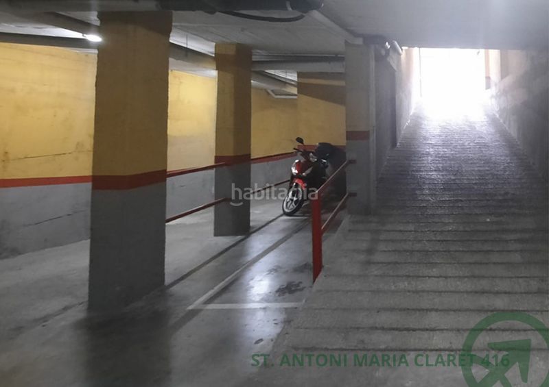 Foto a091a7fb-4b6b-4e7d-ae46-df2412e2bf1a. Motorcycle parking in carrer de sant antoni maria claret 416 in Barcelona