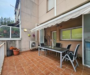 Rent Semi detached house  Carrer de güell i ferrer. Alquiler de casa de 273 m² con ascensor, terrazas, parking y 3 h