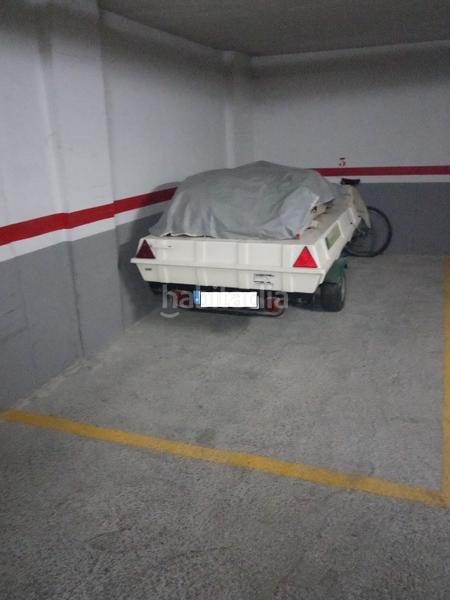 Foto c912c9bf-b6bc-4c1d-bb18-a2a32825a3bf. Parking voiture dans Sant Pau Valencia