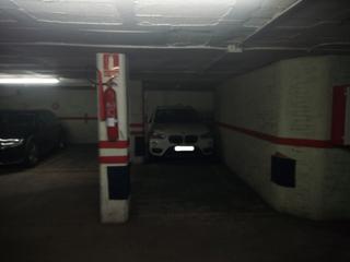 Aparcament cotxe  Homer. Plaza de parking en barcelona en putget i farro  homer