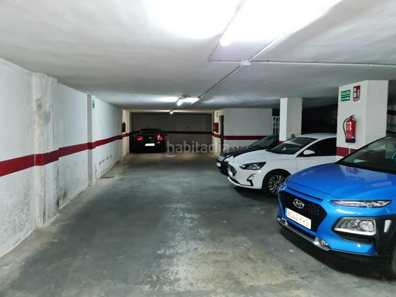 Foto b251ad55-db88-4fe3-be1b-ec187a40e196. Car parking in Barrio de Campanar Valencia