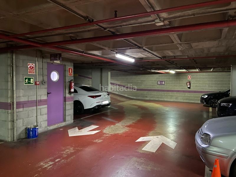 Foto 2411dc68-0c7c-49ea-a4e1-7de6c471cee6. Autoparkplatz in Sants-Badal Barcelona