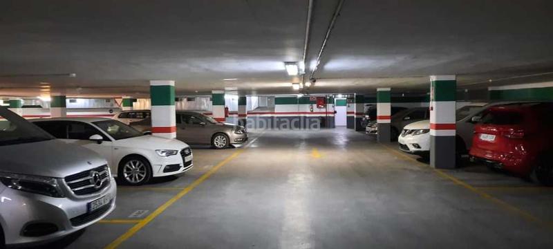 Foto b28f5c0b-0ee5-498b-aa11-81c8f4b328cb. Car parking in Barrio de Campanar Valencia
