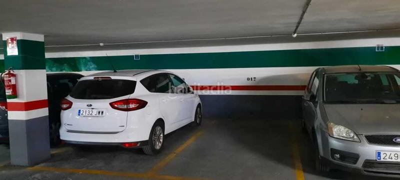 Foto b9541cdf-75ac-40a1-9597-3f4f440ae25e. Car parking in Barrio de Campanar Valencia