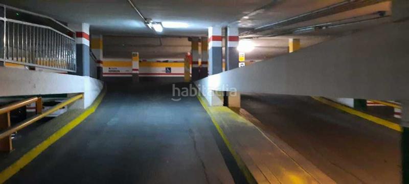 Foto ba1c6e28-e655-4834-8b7e-ca5bc1eb8af4. Car parking in Barrio de Campanar Valencia