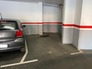 Parking coche en Parellada
