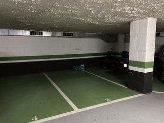 Parking coche  Biscaia. Plaza de parking en barcelona en sagrera  biscaia
