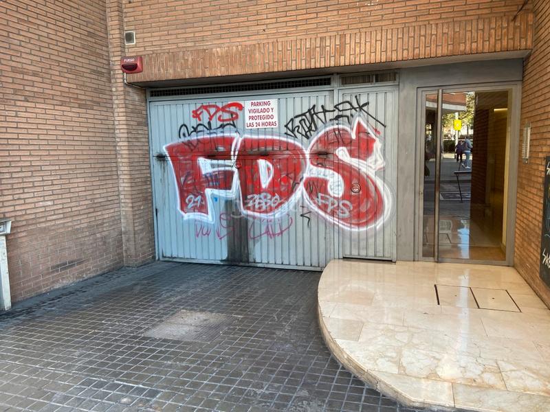 Foto ada9d386-5210-407e-b1cd-015ef1e8f5b0. Parking coche plaza de parking en sants constitucio en Barcelona