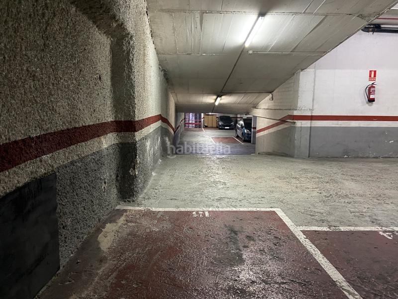 Foto c47165a9-ab4c-404b-a4c9-a842958dc1cb. Parking coche plaza de parking en sants constitucio en Barcelona
