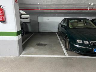 Aparcament cotxe  Travessera de les corts. Plaza de parking en barcelona en les corts  travessera de les co