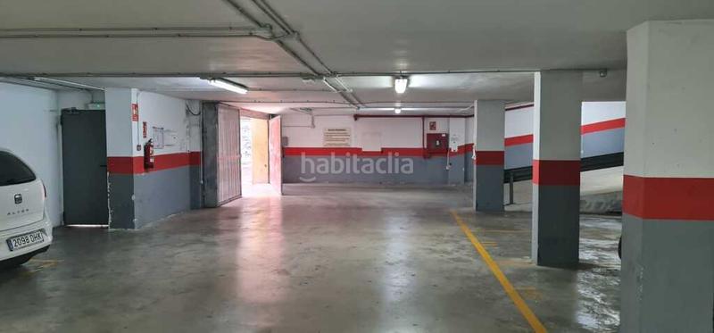 Foto d0f3f2dc-159c-4acf-9304-27f52647b9cc. Parking voiture dans El Mercat Valencia