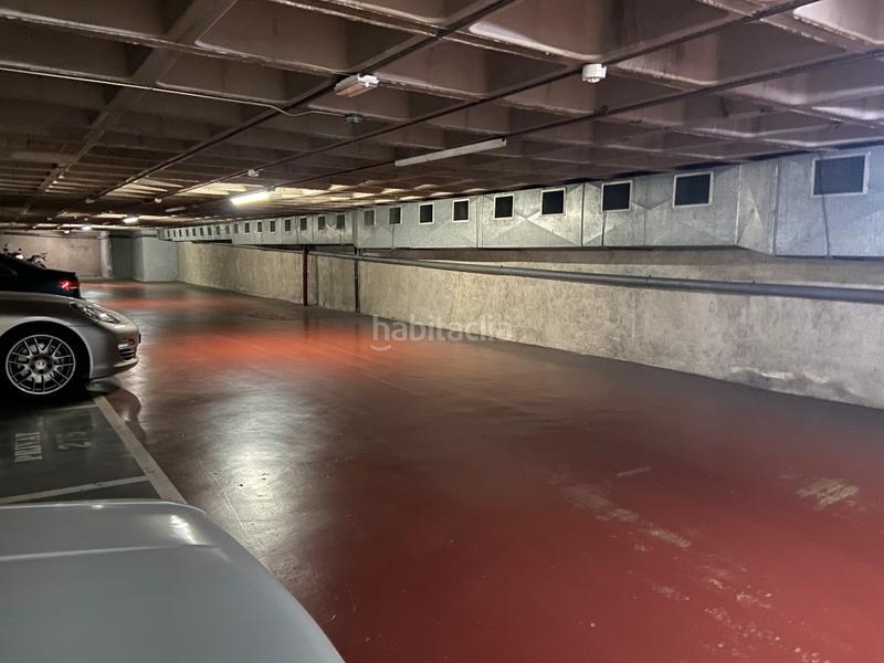 Foto da990390-4f6d-43ab-b6df-869e59bf444a. Aparcament cotxe a Sant Antoni Barcelona