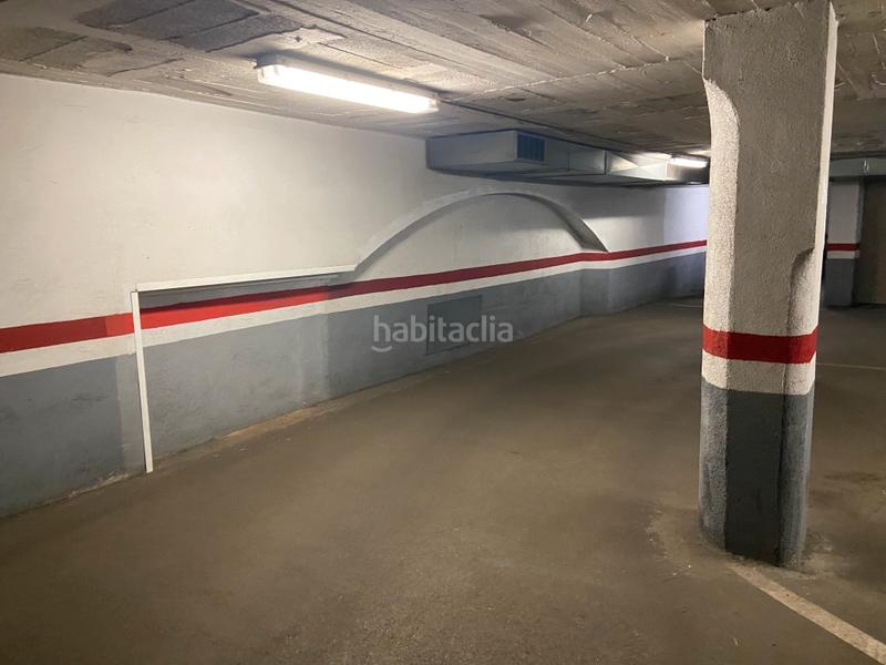 Foto 48f93369-42fb-42cc-81a1-17f395c53e7e. Parking voiture dans Tres Torres Barcelona