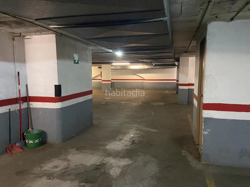 Foto 7e684a97-64fd-414a-bc9f-b4cae32c4a18. Parking voiture dans Tres Torres Barcelona