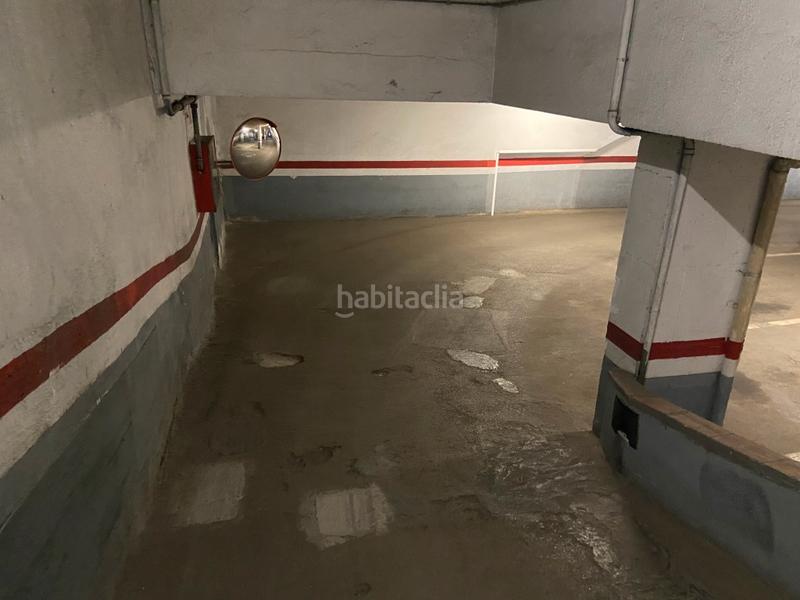 Foto 9d33be07-a025-4369-be4c-5f3cbeccf1fb. Parking voiture dans Tres Torres Barcelona