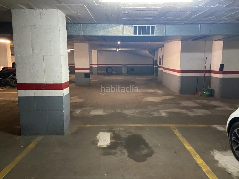 Foto a21c85f0-2e3f-421c-b091-4c18d7926f47. Parking voiture dans Tres Torres Barcelona