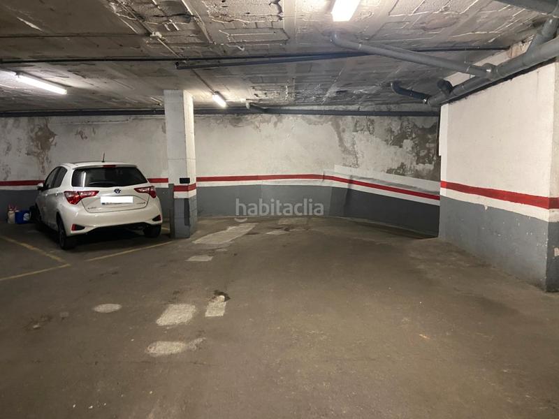 Foto bcbac559-f216-4c51-b18e-7c2f058b47ec. Parking voiture dans Tres Torres Barcelona