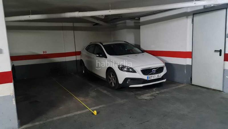 Foto ac68247d-40b1-4635-8b2c-d7e81559e4d9. Posto moto in Russafa Valencia