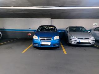Parking coche en Calle Azahar