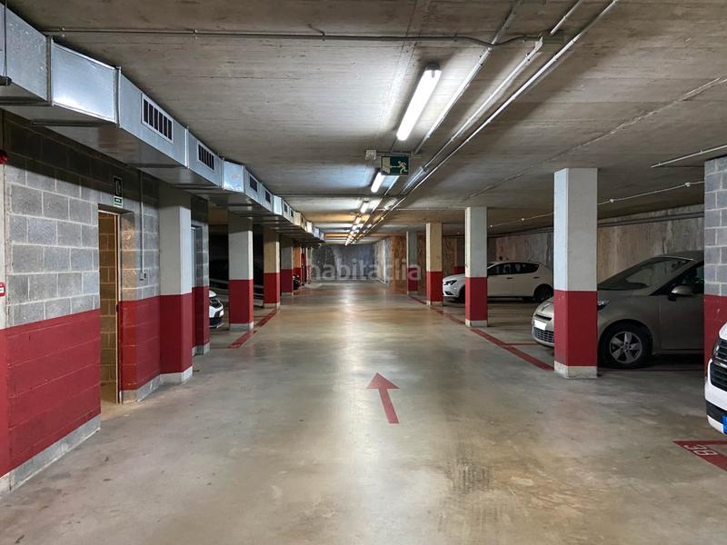 Foto 4a8716f7-75c4-4f50-b465-a24cf6c170df. Parking coche plaza de parking en avinguda de la clota en Sant Cugat del Vallès
