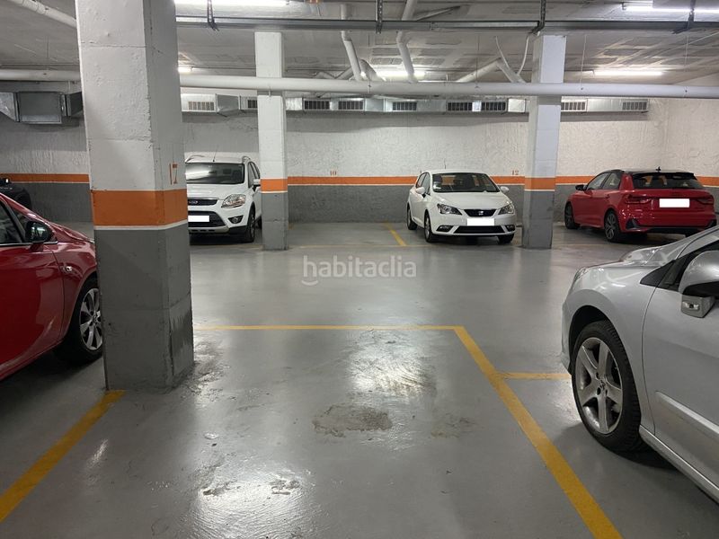 Foto 319b36c2-c365-4f0c-9d5d-21ee4c06efb4. Parking coche plaza de parking en ramon i cajal en Terrassa
