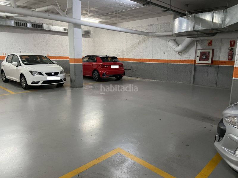 Foto f45338ab-efd3-40c0-aa26-8c3d6446858e. Parking coche plaza de parking en ramon i cajal en Terrassa
