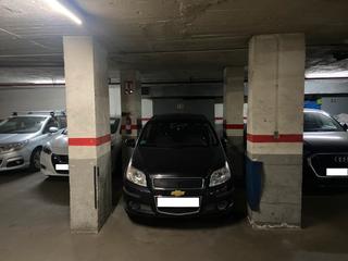 Parking coche  Lepant. Plaza de parking en barcelona en el fort pienc  lepant
