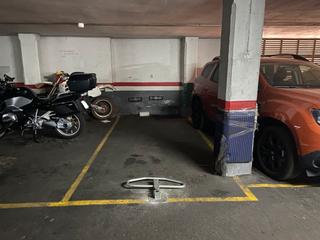 Parking coche  Josep sangenis. Plaza de parking en barcelona en sant genis  josep sangenis