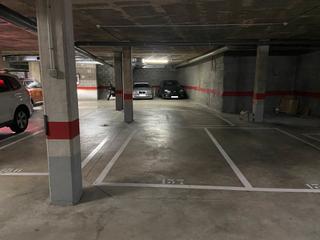 Aparcament cotxe  Sarajevo. Plaza de parking en sabadell en   sarajevo